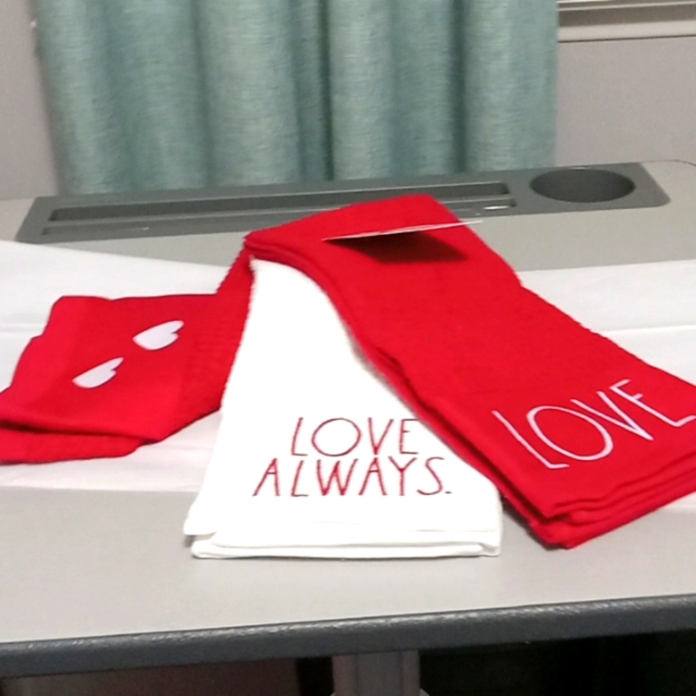 Rae Dunn Valentines Day Towels ❤️❤️❤️
